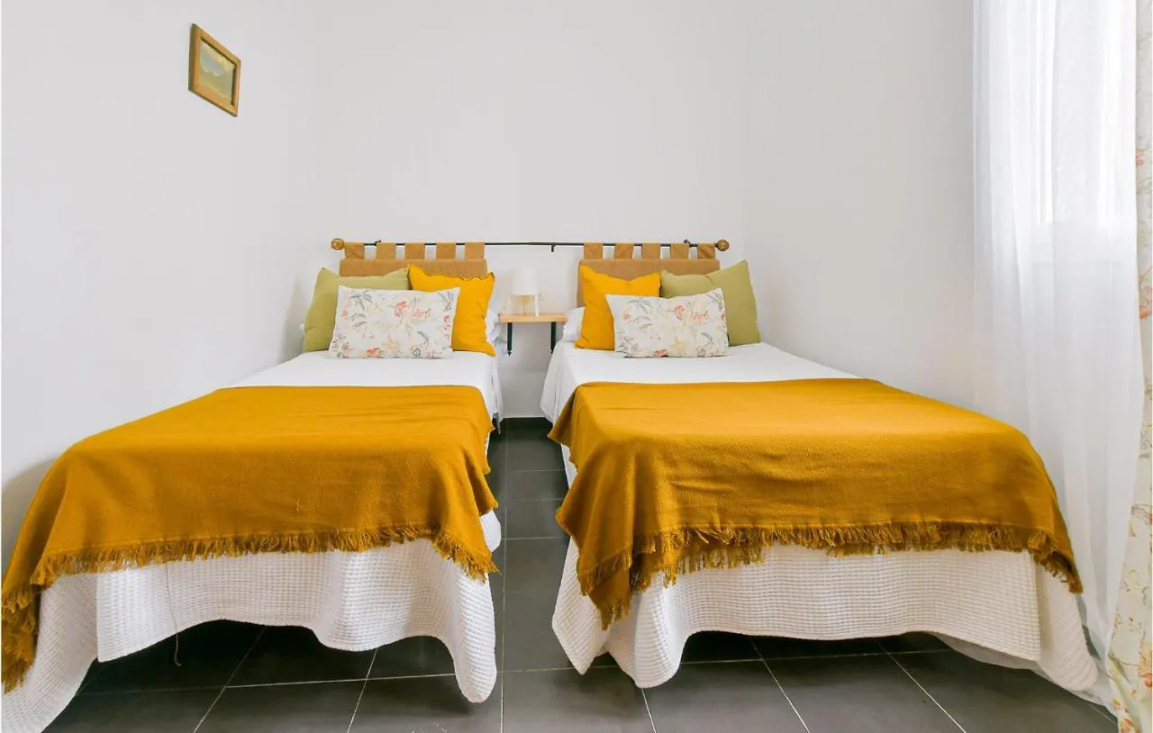 Pet Friendly Home In El Coronil With Kitchenette Spanje