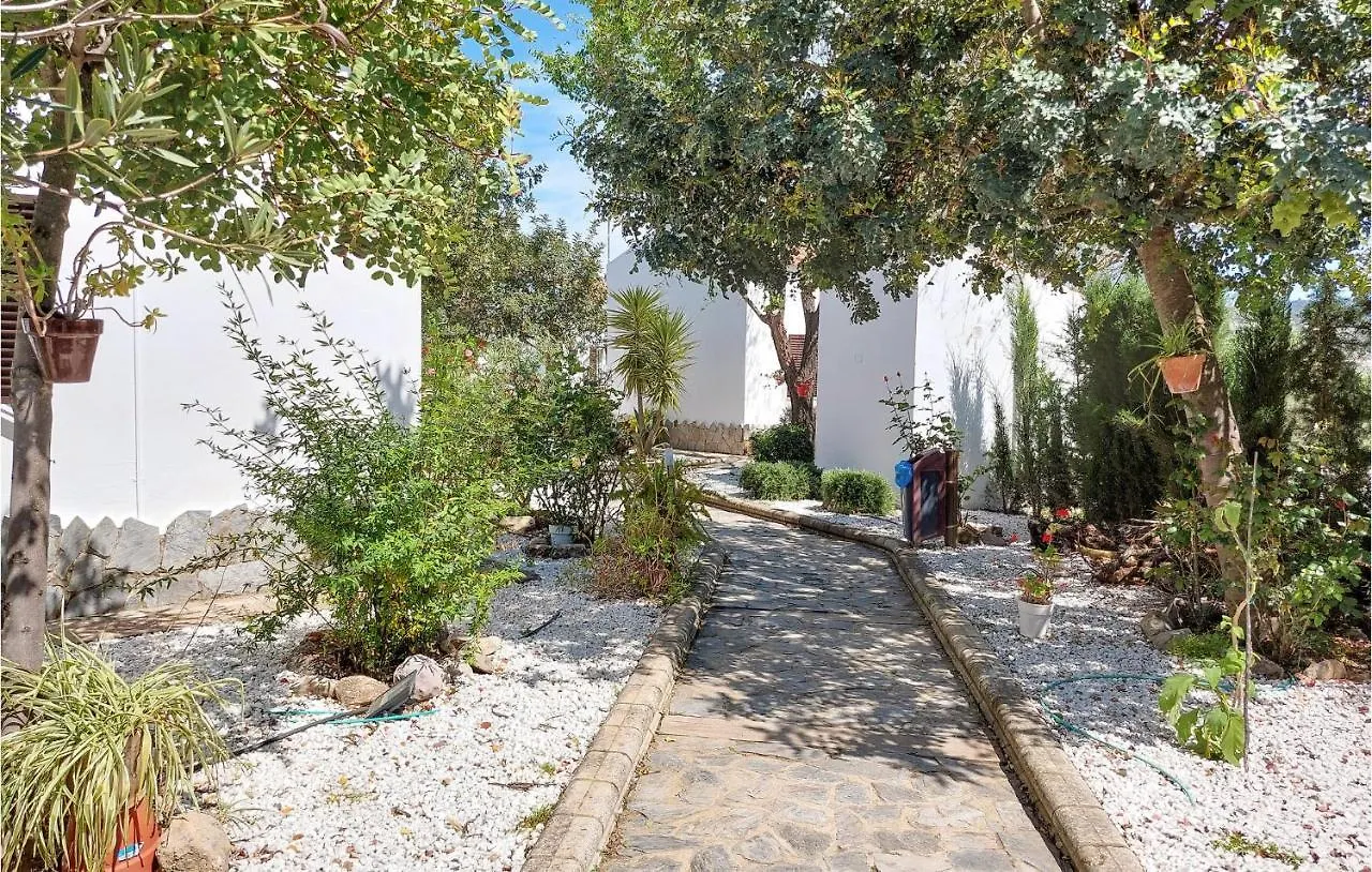 Pet Friendly Home In El Coronil With Kitchenette Vakantiehuis