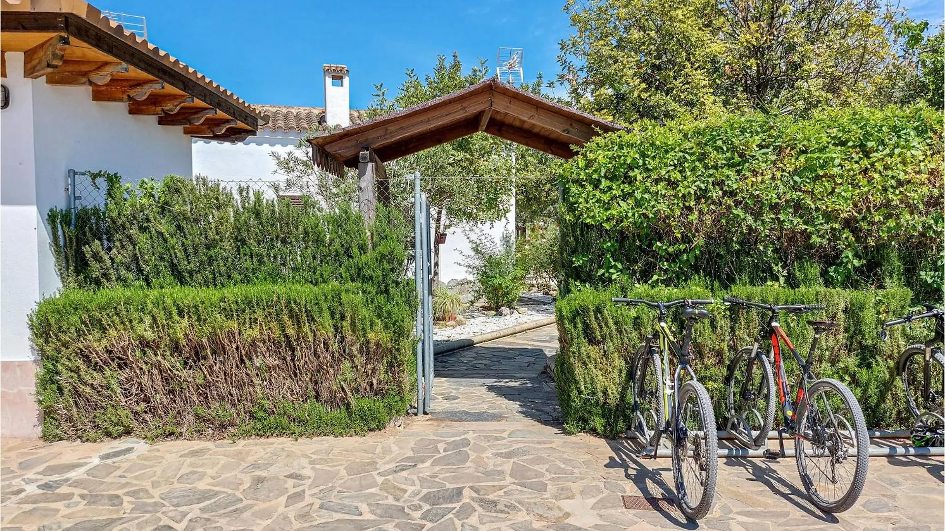 Pet Friendly Home In El Coronil With Kitchenette